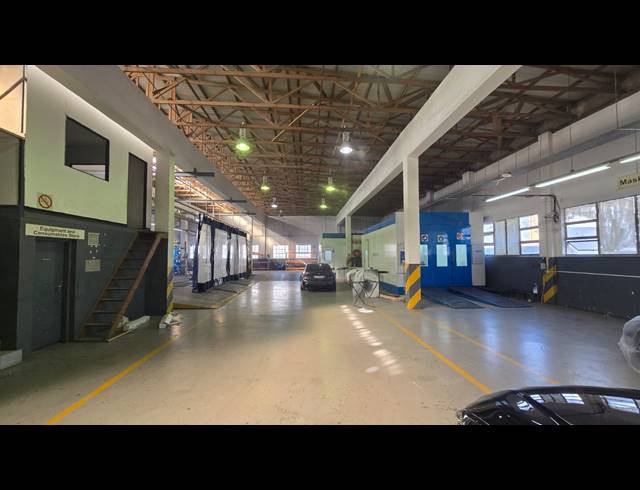 5,267M² BUILDING FOR SALE IN ROSSBURGH